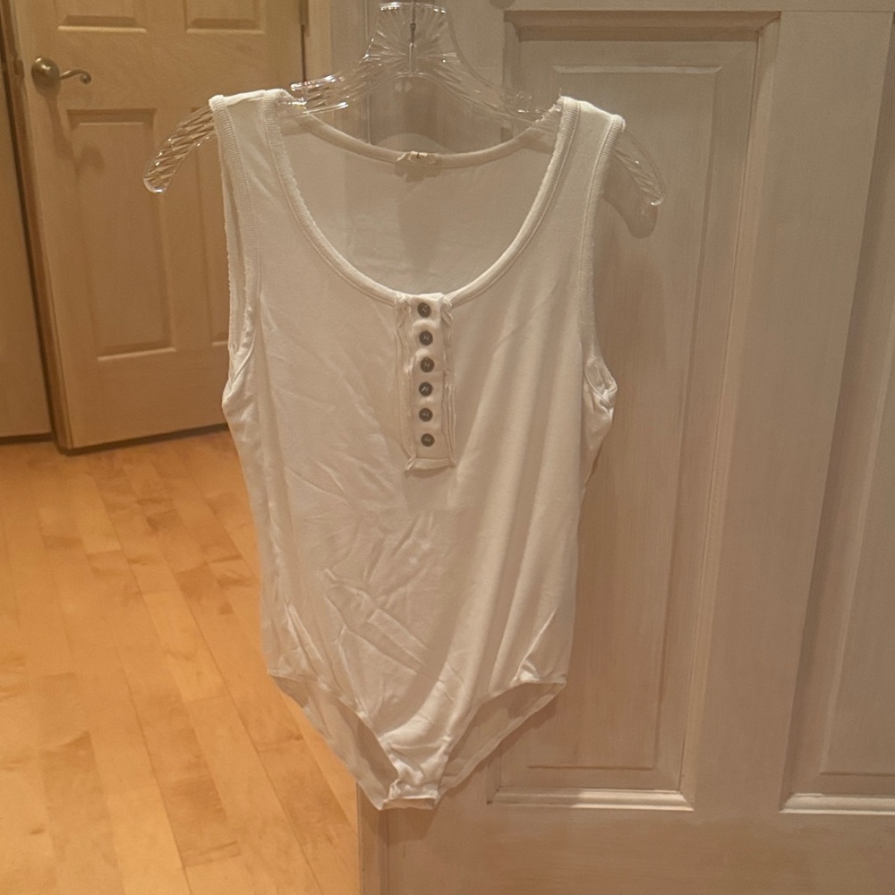POL White Sleeveless Button-Up Women's Bodysuit Sz L